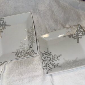 Elegant Snowflake Square Plates
